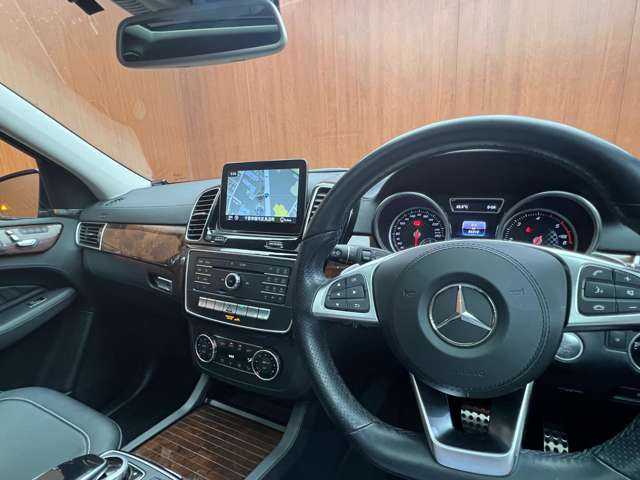 メルセデス・ベンツ ＧＬＳ３５０ｄ 4マチックスポーツ 千葉県 2016(平28)年 5.5万km オブシディアンブラック パノラマＳＲ　/黒革　/ｈａｒｍａｎｋａｒｄｏｎサウンド　/ＡＣＣ　/ナビ　/ＴＶ　/Ｂｌｕｅｔｏｏｔｈ接続　/３６０°パーキングアシスト　/シートＨ　/電動リアゲート　/アンビエントライト　/衝突軽減Ｂ　/ＢＳＭ　/ＬＫＡ