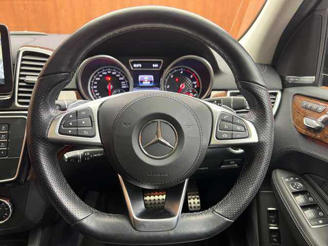 メルセデス・ベンツ ＧＬＳ３５０ｄ 4マチックスポーツ 千葉県 2016(平28)年 5.5万km オブシディアンブラック パノラマＳＲ　/黒革　/ｈａｒｍａｎｋａｒｄｏｎサウンド　/ＡＣＣ　/ナビ　/ＴＶ　/Ｂｌｕｅｔｏｏｔｈ接続　/３６０°パーキングアシスト　/シートＨ　/電動リアゲート　/アンビエントライト　/衝突軽減Ｂ　/ＢＳＭ　/ＬＫＡ