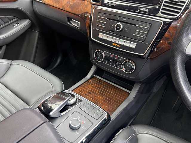 メルセデス・ベンツ ＧＬＳ３５０ｄ 4マチックスポーツ 千葉県 2016(平28)年 5.5万km オブシディアンブラック パノラマＳＲ　/黒革　/ｈａｒｍａｎｋａｒｄｏｎサウンド　/ＡＣＣ　/ナビ　/ＴＶ　/Ｂｌｕｅｔｏｏｔｈ接続　/３６０°パーキングアシスト　/シートＨ　/電動リアゲート　/アンビエントライト　/衝突軽減Ｂ　/ＢＳＭ　/ＬＫＡ