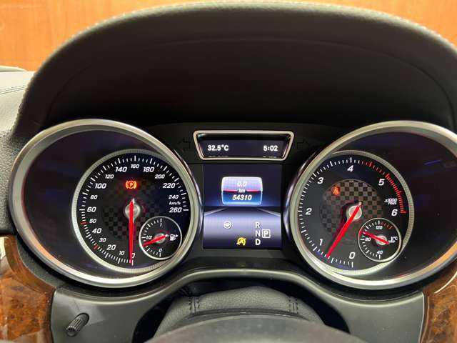 メルセデス・ベンツ ＧＬＳ３５０ｄ 4マチックスポーツ 千葉県 2016(平28)年 5.5万km オブシディアンブラック パノラマＳＲ　/黒革　/ｈａｒｍａｎｋａｒｄｏｎサウンド　/ＡＣＣ　/ナビ　/ＴＶ　/Ｂｌｕｅｔｏｏｔｈ接続　/３６０°パーキングアシスト　/シートＨ　/電動リアゲート　/アンビエントライト　/衝突軽減Ｂ　/ＢＳＭ　/ＬＫＡ
