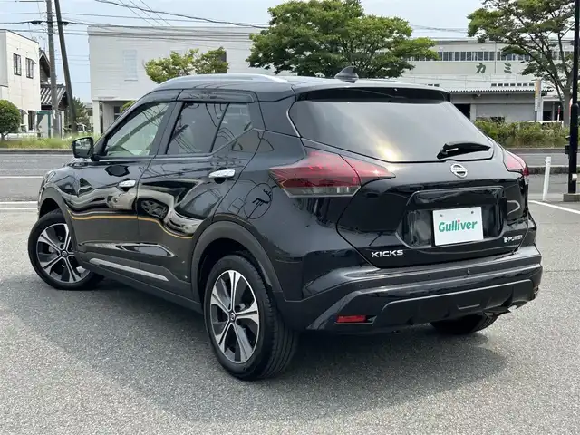 日産 キックス X ツートーンインテリアED 鳥取県 2020(令2)年 1.1万km ピュアブラック 純正9インチナビ/フルセグ/DVD/CD/BT/USB/アラウンドビューカメラ/ビルトインETC/前席シートヒーター/エマージェンシーブレーキ/プロパイロット/インテリジェントルームミラー/LEDヘッドライト/ステアリングヒーター/前後コーナーセンサー/フォグライト/純正17インチアルミホイール/プッシュエンジンスタート/SOSコール/フロアマット/ドアバイザー