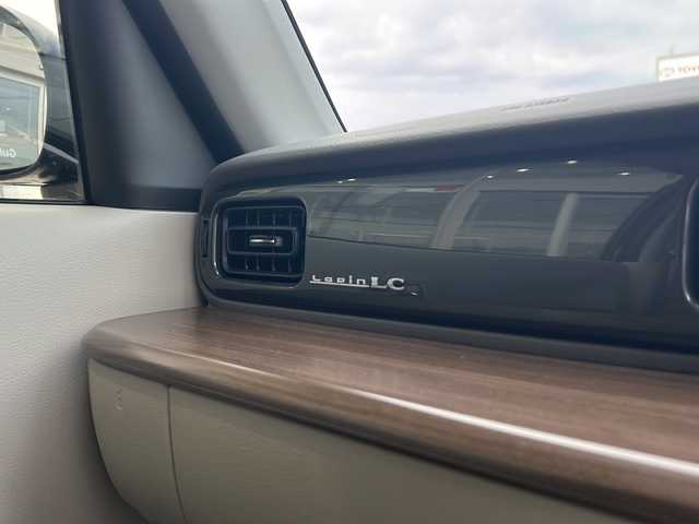 スズキ ラパン ＬＣ X 静岡県 2024(令6)年 0.5万km テラコッタピンクメタリック/アーバンブラウン 2トーン 純正ディスプレイオーディオ/・Bluetooth/・USB/・AM/・FM/主要装備/・衝突軽減/・レーンキープ/・横滑り防止装置/・コーナーセンサー/・バックカメラ/・シートヒーターD+N席/・スマートキー/・プッシュスタート/・LEDヘッドライト/・オートライト