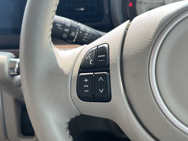 スズキ ラパン ＬＣ X 静岡県 2024(令6)年 0.5万km テラコッタピンクメタリック/アーバンブラウン 2トーン 純正ディスプレイオーディオ/・Bluetooth/・USB/・AM/・FM/主要装備/・衝突軽減/・レーンキープ/・横滑り防止装置/・コーナーセンサー/・バックカメラ/・シートヒーターD+N席/・スマートキー/・プッシュスタート/・LEDヘッドライト/・オートライト
