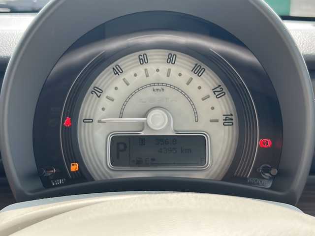 スズキ ラパン ＬＣ X 静岡県 2024(令6)年 0.5万km テラコッタピンクメタリック/アーバンブラウン 2トーン 純正ディスプレイオーディオ/・Bluetooth/・USB/・AM/・FM/主要装備/・衝突軽減/・レーンキープ/・横滑り防止装置/・コーナーセンサー/・バックカメラ/・シートヒーターD+N席/・スマートキー/・プッシュスタート/・LEDヘッドライト/・オートライト