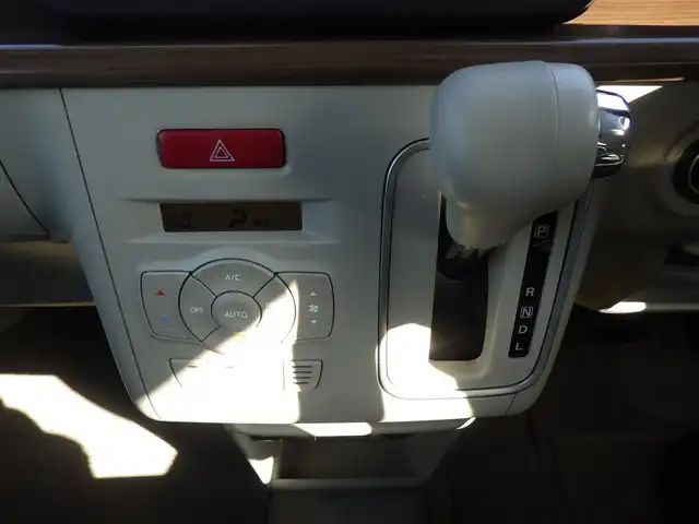 スズキ ラパン ＬＣ X 千葉県 2024(令6)年 0.5万km テラコッタピンクメタリック/アーバンブラウン 2トーン デュアルカメラブレーキサポート/アイドリングストップ/ディスプレイオーディオ/【Bluetooth接続】/バックカメラ/ハーフレザーシート/前席シートヒーター/革巻きステアリング/ステアリングスイッチ/LEDヘッドライト/ウインカーミラー/リアコーナーセンサー/携帯リモコン