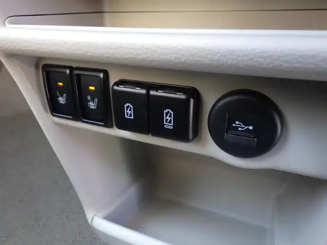 スズキ ラパン ＬＣ X 千葉県 2024(令6)年 0.5万km テラコッタピンクメタリック/アーバンブラウン 2トーン デュアルカメラブレーキサポート/アイドリングストップ/ディスプレイオーディオ/【Bluetooth接続】/バックカメラ/ハーフレザーシート/前席シートヒーター/革巻きステアリング/ステアリングスイッチ/LEDヘッドライト/ウインカーミラー/リアコーナーセンサー/携帯リモコン