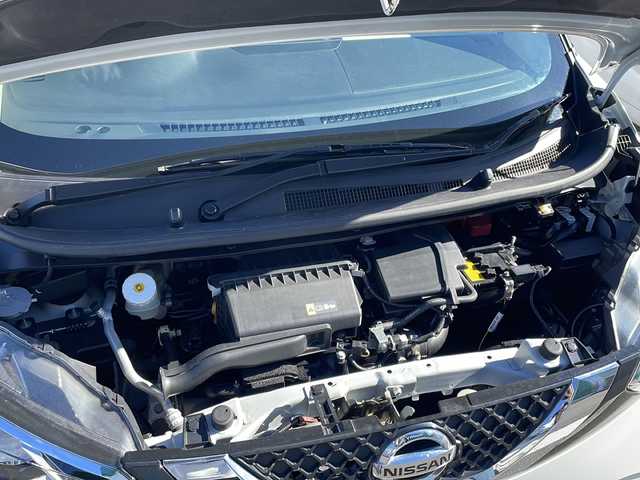 日産 デイズ X 神奈川県 2021(令3)年 0.7万km ホワイトパール 純正9インチメモリナビ/CD/DVD/SD/Bluetooth/フルセグ /【MM320D-L】/アラウンドビューモニター/エマージェンシーブレーキ/コーナーセンサー/ドアバイザー/フロアマット/プッシュスタート/スマートキー