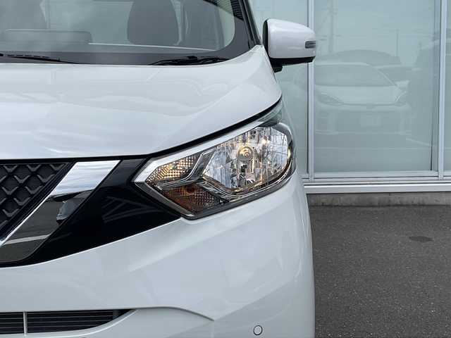 日産 デイズ X 神奈川県 2021(令3)年 0.7万km ホワイトパール 純正9インチメモリナビ/CD/DVD/SD/Bluetooth/フルセグ /【MM320D-L】/アラウンドビューモニター/エマージェンシーブレーキ/コーナーセンサー/ドアバイザー/フロアマット/プッシュスタート/スマートキー