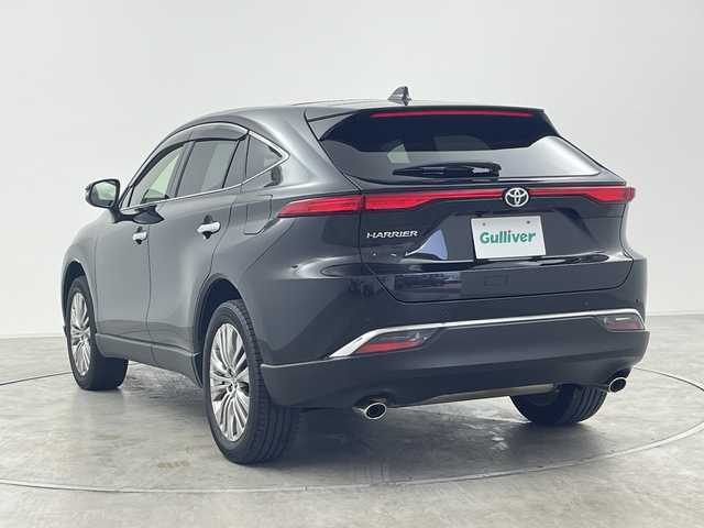 トヨタ ハリアー Z 群馬県 2022(令4)年 2.8万km プレシャスブラックパール 純正１２．３型ナビ　調光パノラマルーフ　全周囲カメラ　ＪＢＬ　デジタルインナーミラー　アダプティブクルーズコントロール　衝突被害軽減ブレーキ　電動リアゲート　ＬＥＤヘッドライト　ＥＴＣ２．０　禁煙車