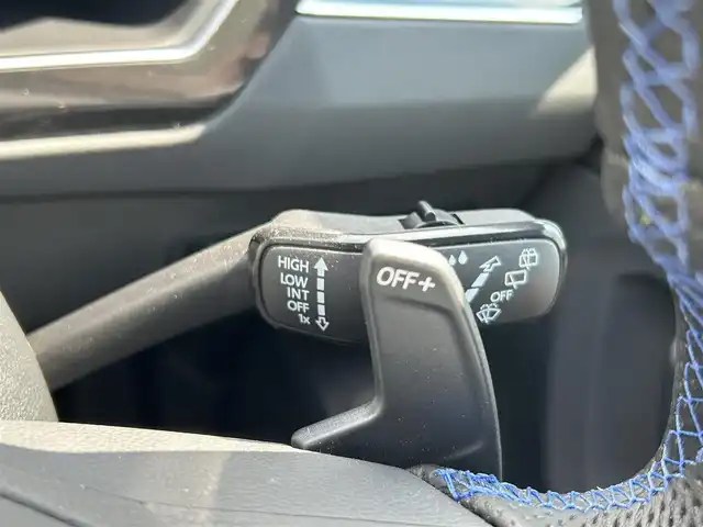 フォルクスワーゲン ティグアン R 富山県 2023(令5)年 0.6万km 青 ワンオーナー/4WD/寒冷地仕様/レーンチェンジアシストシステム/リヤトラフィックアラート/クリアランスソナー/パーキングアシスト/レーンキープアシスト/オートマチックハイビーム/パドルシフト/シートポジションメモリー/衝突軽減システム/ステアリングヒーター/純正SDナビ/Bluetooth/全方位カメラ/パワーシート　D+N席/ビルトインETC/純正AWスタッドレスタイヤ付4本あり