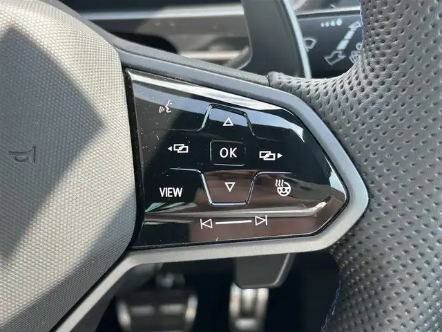 フォルクスワーゲン ティグアン R 富山県 2023(令5)年 0.6万km 青 ワンオーナー/4WD/寒冷地仕様/レーンチェンジアシストシステム/リヤトラフィックアラート/クリアランスソナー/パーキングアシスト/レーンキープアシスト/オートマチックハイビーム/パドルシフト/シートポジションメモリー/衝突軽減システム/ステアリングヒーター/純正SDナビ/Bluetooth/全方位カメラ/パワーシート　D+N席/ビルトインETC/純正AWスタッドレスタイヤ付4本あり