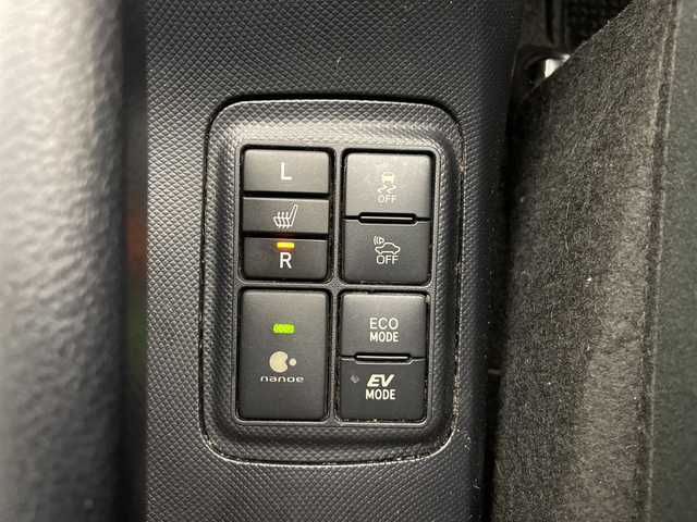 トヨタ アクア S スタイルブラック 長野県 2016(平28)年 6万km ライムホワイトパールクリスタルシャイン 禁煙車/純正SDナビ（型番：NSCD-W66）/（Bluetooth＆CD＆ワンセグTV）/バックカメラ/ETC/ドライブレコーダー（前後）/純正フロアマット/レーンディパーチャーアラート/衝突被害軽減システム/オートライト/オートマチックハイビーム/フォグランプ/LEDヘッドライト/スマートキー/スペアキー/保証書/取扱説明書