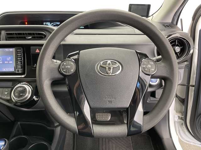 トヨタ アクア S スタイルブラック 長野県 2016(平28)年 6万km ライムホワイトパールクリスタルシャイン 禁煙車/純正SDナビ（型番：NSCD-W66）/（Bluetooth＆CD＆ワンセグTV）/バックカメラ/ETC/ドライブレコーダー（前後）/純正フロアマット/レーンディパーチャーアラート/衝突被害軽減システム/オートライト/オートマチックハイビーム/フォグランプ/LEDヘッドライト/スマートキー/スペアキー/保証書/取扱説明書