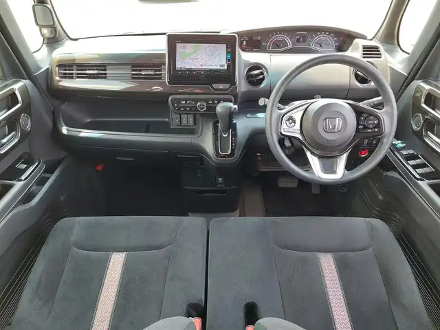 ホンダ Ｎ ＢＯＸ カスタム G L ホンダセンシング 東京都 2018(平30)年 3.2万km クリスタルブラックパール Honda SENSING/・衝突軽減ブレーキ/・誤発進抑制機能/・路外逸脱抑制機能/・アダプティブクルーズコントロール/・車線維持支援システム/・先行車発進お知らせ機能/・コーナーセンサー/プッシュスタート/純正ナビ(VXM-195VFi)/【CD/DVD/ipod/TV/FM/AM/SD/USB/BT/AUX】/バックカメラ/ビルトインETC/両側電動スライドドア/後席ロールサンシェード/LEDヘッドライト/オートライト/フォグランプ/ドアバイザー/14インチ純正アルミホイール/スマートキー