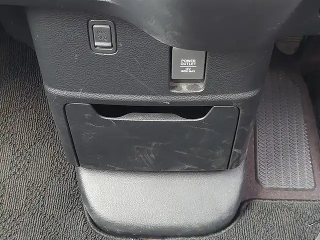 ホンダ Ｎ ＢＯＸ カスタム G L ホンダセンシング 東京都 2018(平30)年 3.2万km クリスタルブラックパール Honda SENSING/・衝突軽減ブレーキ/・誤発進抑制機能/・路外逸脱抑制機能/・アダプティブクルーズコントロール/・車線維持支援システム/・先行車発進お知らせ機能/・コーナーセンサー/プッシュスタート/純正ナビ(VXM-195VFi)/【CD/DVD/ipod/TV/FM/AM/SD/USB/BT/AUX】/バックカメラ/ビルトインETC/両側電動スライドドア/後席ロールサンシェード/LEDヘッドライト/オートライト/フォグランプ/ドアバイザー/14インチ純正アルミホイール/スマートキー
