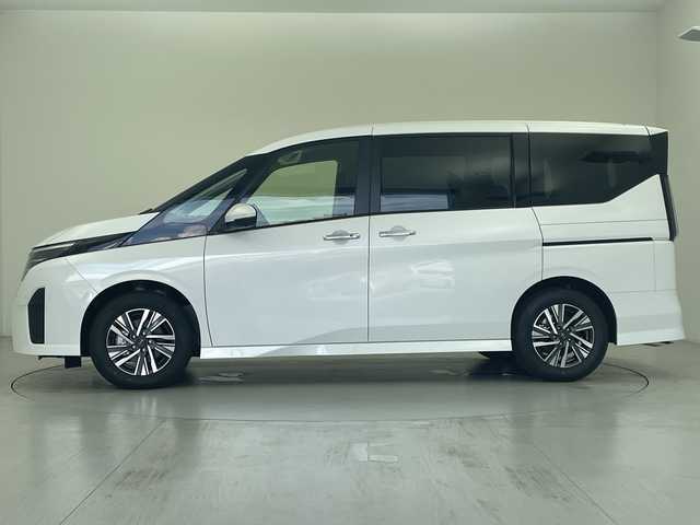 日産 セレナ e－パワー ハイウェイスター V 愛知県 2025(令7)年 0.1千km プリズムホワイト 登録済未使用車 26km/プロパイロット/デジタルインナー/純正12.3型ナビ/・Bluetooth/・フルセグテレビ/全方位モニター/両側パワースライドドア/衝突軽減ブレーキ/レーンキープアシスト/オートマチックハイビーム/ブラインドスポットモニター/前後コーナーセンサー/レーダークルーズコントロール/ワイヤレス充電/ドライブレコーダー/ETC2.0/LEDヘッドライト