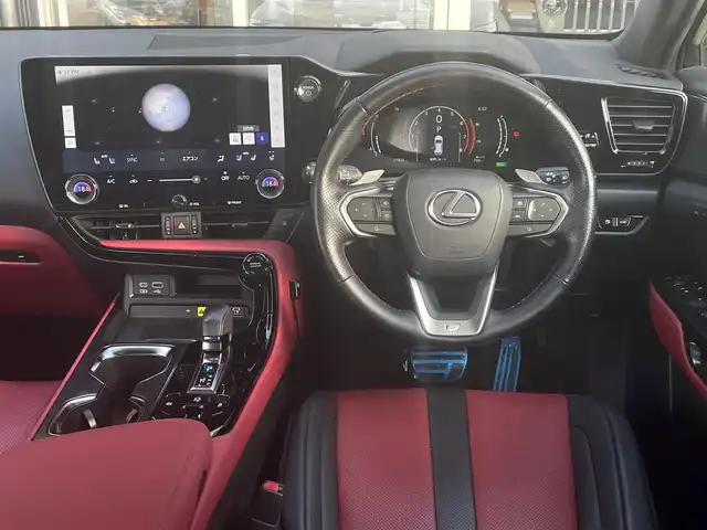 レクサス ＮＸ 350h Fスポーツ 香川県 2022(令4)年 2.6万km ホワイトノーヴァガラスフレーク レクサスセーフティ/レーンディパーチャー/ブラインドスポット/パーキングサポートブレーキ/クリアランスソナー/ワイヤレス充電/FRドライブレコーダー/ACC/ブラックレッドレザーシート/シートヒーター/シートエアコン/パワーシート/デジタルインナーミラー/ヘッドアップディスプレイ/スマートキー/パドルシフト/全方位カメラ/バックカメラ/純正ナビ/地デジ/パワーバックドア/パノラマサンルーフ