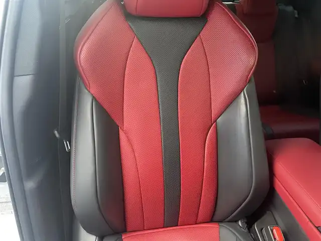 レクサス ＮＸ 350h Fスポーツ 香川県 2022(令4)年 2.6万km ホワイトノーヴァガラスフレーク レクサスセーフティ/レーンディパーチャー/ブラインドスポット/パーキングサポートブレーキ/クリアランスソナー/ワイヤレス充電/FRドライブレコーダー/ACC/ブラックレッドレザーシート/シートヒーター/シートエアコン/パワーシート/デジタルインナーミラー/ヘッドアップディスプレイ/スマートキー/パドルシフト/全方位カメラ/バックカメラ/純正ナビ/地デジ/パワーバックドア/パノラマサンルーフ