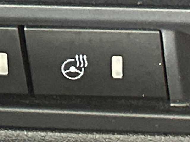 マツダ ＣＸ－５ XD Lパッケージ 茨城県 2018(平30)年 5.7万km スノーフレイクホワイトパールマイカ i-ACTTIVSENSE/純正ナビ/・BT/フルセグTV/AUX/USB/CD/DVD/AM/FM/バックカメラ/BOSEプレミアムサウンド/レザーシート/パワーシート(D/N)/シートヒーター(D/N/二列目)/メモリシート(D)/ETC/パワーバックドア/MTモード/電動サイドブレーキ/オートブレーキホールド/革巻きステアリング/ステアリングスイッチ/ステアリングヒーター/Autoライト/スマートキー/スペアキー/プッシュスタートボタン/電動格納ミラー/ウィンカーミラー/トノカバー/LEDヘッドライト/フォグランプ/純正フロアマット/純正19インチアルミホイール