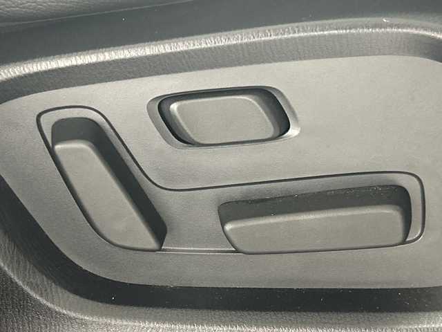 マツダ ＣＸ－５ XD Lパッケージ 茨城県 2018(平30)年 5.7万km スノーフレイクホワイトパールマイカ i-ACTTIVSENSE/純正ナビ/・BT/フルセグTV/AUX/USB/CD/DVD/AM/FM/バックカメラ/BOSEプレミアムサウンド/レザーシート/パワーシート(D/N)/シートヒーター(D/N/二列目)/メモリシート(D)/ETC/パワーバックドア/MTモード/電動サイドブレーキ/オートブレーキホールド/革巻きステアリング/ステアリングスイッチ/ステアリングヒーター/Autoライト/スマートキー/スペアキー/プッシュスタートボタン/電動格納ミラー/ウィンカーミラー/トノカバー/LEDヘッドライト/フォグランプ/純正フロアマット/純正19インチアルミホイール