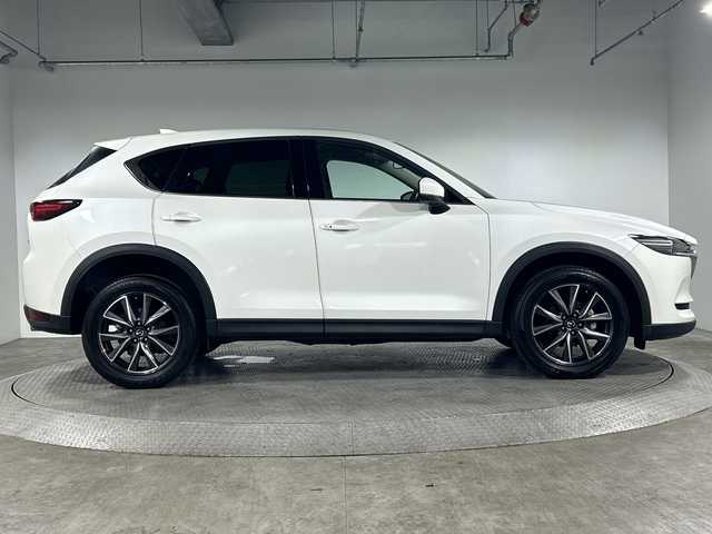 マツダ ＣＸ－５ XD Lパッケージ 茨城県 2018(平30)年 5.7万km スノーフレイクホワイトパールマイカ i-ACTTIVSENSE/純正ナビ/・BT/フルセグTV/AUX/USB/CD/DVD/AM/FM/バックカメラ/BOSEプレミアムサウンド/レザーシート/パワーシート(D/N)/シートヒーター(D/N/二列目)/メモリシート(D)/ETC/パワーバックドア/MTモード/電動サイドブレーキ/オートブレーキホールド/革巻きステアリング/ステアリングスイッチ/ステアリングヒーター/Autoライト/スマートキー/スペアキー/プッシュスタートボタン/電動格納ミラー/ウィンカーミラー/トノカバー/LEDヘッドライト/フォグランプ/純正フロアマット/純正19インチアルミホイール