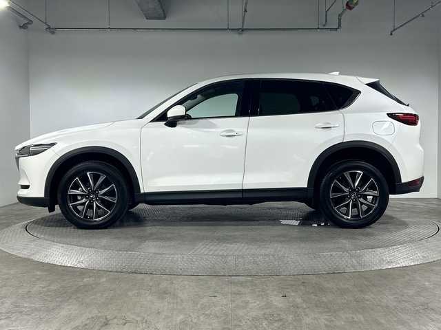 マツダ ＣＸ－５ XD Lパッケージ 茨城県 2018(平30)年 5.7万km スノーフレイクホワイトパールマイカ i-ACTTIVSENSE/純正ナビ/・BT/フルセグTV/AUX/USB/CD/DVD/AM/FM/バックカメラ/BOSEプレミアムサウンド/レザーシート/パワーシート(D/N)/シートヒーター(D/N/二列目)/メモリシート(D)/ETC/パワーバックドア/MTモード/電動サイドブレーキ/オートブレーキホールド/革巻きステアリング/ステアリングスイッチ/ステアリングヒーター/Autoライト/スマートキー/スペアキー/プッシュスタートボタン/電動格納ミラー/ウィンカーミラー/トノカバー/LEDヘッドライト/フォグランプ/純正フロアマット/純正19インチアルミホイール