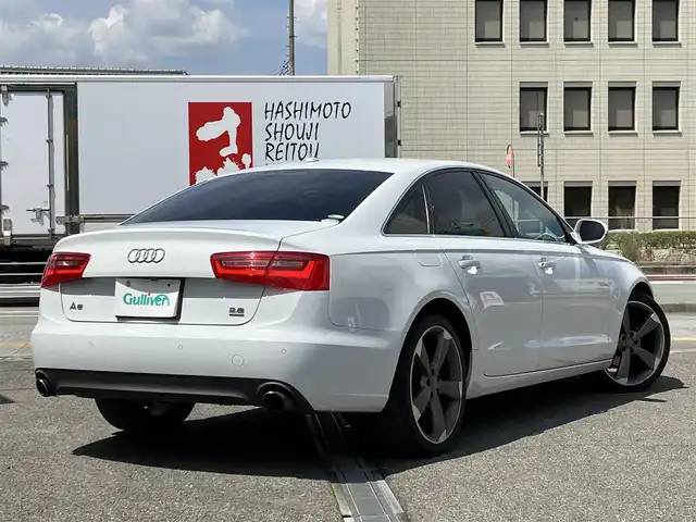 アウディ Ａ６ 2．8 FSI クワトロ 三重県 2012(平24)年 9.5万km グレイシアホワイトメタリック ♪4WD/♪車検 令和9年10月12日迄/黒革シート/前席パワーシート (D席メモリ付)/前席シートヒーター/スマートキー×2/プッシュスタート/パーキングエイド/オートブレーキホールド/BOSEサウンド/純正ナビ/・CD・SD・DTV/・DVD再生/・Bluetoothオーディオ/・バックカメラ/アイドリングストップ/20インチAW/LEDヘッドライト/リアフォグライト/オートライト/ウィンカーミラー/オートリトラクタブルミラー/革巻ステアリング/ステアリングスイッチ/クルーズコントロール/ウッドパネル/スモークフィルム/フロアマット/ETC/サイド/カーテンエアバック