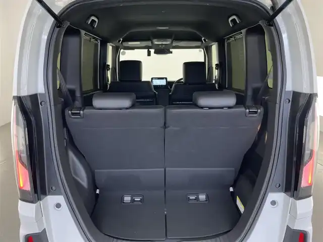 ホンダ Ｎ ＢＯＸ カスタム ターボ 愛知県 2025(令7)年 0.4万km プラチナホワイトパール 純正８型ナビ　バックカメラ　ＥＴＣ　禁煙車　純正前後ドラレコ　黒ハーフレザー　フルセグＴＶ　ホンダセンシング　衝突軽減　両側電動スライド　シートヒーター　誤発進抑制　追従クルコン　ＬＥＤオートライト　