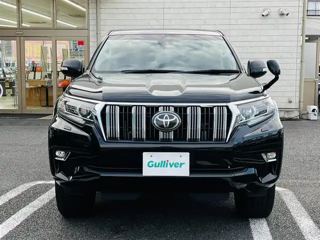 トヨタ ランドクルーザー プラド TX Lパッケージ 大分県 2018(平30)年 6.5万km ブラック 純正19インチAW【MOP】/（切削光輝＋ダークグレーメタリック塗装）/純正ナビ(NSZT-W68T)/【フルセグTV/Bluetooth/DVD/CD/SD】/Toyota Safety Sense/・プリクラッシュセーフティ/・レーンディパーチャーアラート/・オートマチックハイビーム/・レーダークルーズコントロール/ヘッドライトウォッシャー/DN席シートベンチレーション/DN席快適温熱シート/DN席パワーシート/合成皮革シート/本革巻きシフトノブ＆パーキングブレーキレバー/バックカメラ/ETC/電動格納ミラー/ウィンカーミラー/プッシュスタート /スマートキー2本/保証書/取扱説明書