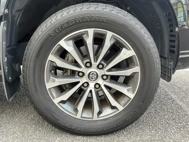 トヨタ ランドクルーザー プラド TX Lパッケージ 大分県 2018(平30)年 6.5万km ブラック 純正19インチAW【MOP】/（切削光輝＋ダークグレーメタリック塗装）/純正ナビ(NSZT-W68T)/【フルセグTV/Bluetooth/DVD/CD/SD】/Toyota Safety Sense/・プリクラッシュセーフティ/・レーンディパーチャーアラート/・オートマチックハイビーム/・レーダークルーズコントロール/ヘッドライトウォッシャー/DN席シートベンチレーション/DN席快適温熱シート/DN席パワーシート/合成皮革シート/本革巻きシフトノブ＆パーキングブレーキレバー/バックカメラ/ETC/電動格納ミラー/ウィンカーミラー/プッシュスタート /スマートキー2本/保証書/取扱説明書