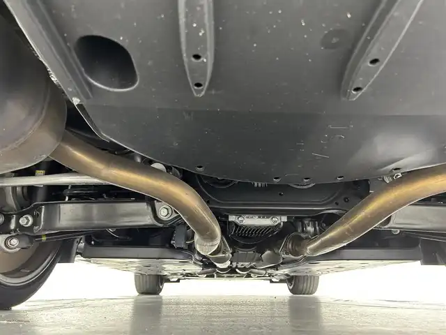 レクサス ＩＳ 500 Fスポーツパフォーマンス 佐賀県 2023(令5)年 0.7万km ホワイトノーヴァガラスフレーク AA仕入れ：評価点5点/ワンオーナー/メーカーOP/・3眼LEDヘッドライト/・オレンジキャリパー/・サンルーフ/メーカー純正ナビ＜フルセグTV/Bluetooth＞/パノラミックビューモニター/パワーシート＜運転席/助手席＞/ベンチレーション＜運転席/助手席＞/メモリシート/本革スポーツシート/ENKEI製19インチアルミホイール/Lexus Safety Sense/・PCS/・LTA/・RSA/・レーダークルーズコントロール/・BSM/・ヒルスタートアシストコントロール/・パーキングサポートブレーキ