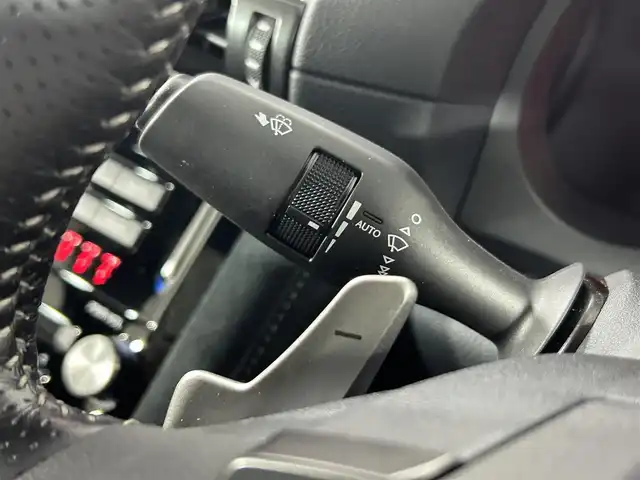 レクサス ＩＳ 500 Fスポーツパフォーマンス 佐賀県 2023(令5)年 0.7万km ホワイトノーヴァガラスフレーク AA仕入れ：評価点5点/ワンオーナー/メーカーOP/・3眼LEDヘッドライト/・オレンジキャリパー/・サンルーフ/メーカー純正ナビ＜フルセグTV/Bluetooth＞/パノラミックビューモニター/パワーシート＜運転席/助手席＞/ベンチレーション＜運転席/助手席＞/メモリシート/本革スポーツシート/ENKEI製19インチアルミホイール/Lexus Safety Sense/・PCS/・LTA/・RSA/・レーダークルーズコントロール/・BSM/・ヒルスタートアシストコントロール/・パーキングサポートブレーキ