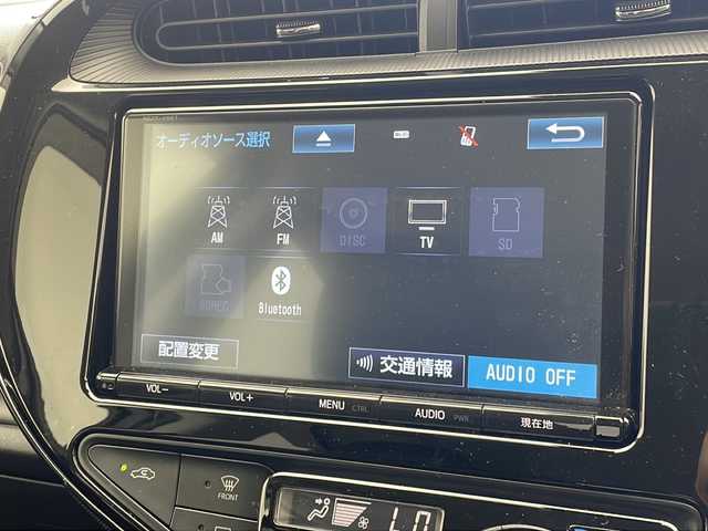 トヨタ アクア クロスオーバー 沖縄県 2018(平30)年 5.7万km ブラッキッシュアゲハガラスフレーク 純正９インチナビ　（NSZT-Y66T）/(フルセグTV　ＣＤ　ＤＶＤ　Ｂｌｕｅｔｏｏｔｈ)/バックカメラ/ＥＴＣ/トヨタセーフティセンス/プッシュスタート/スマートキー/ルーフレール/純正16インチアルミホイール/純正フロアマット/オートライト