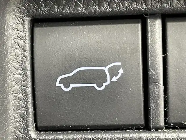 トヨタ ハリアー ハイブリッド Z レザーパッケージ 群馬県 2021(令3)年 3.9万km ホワイトパールクリスタルシャイン 純正12.3型ナビ/JBLプレミアムサウンド/Bluetooth接続/パノラミックビューモニター/デジタルインナーミラー/トヨタセーフティセンス/衝突被害軽減ブレーキ/レーンキープアシスト/ブラインドスポットモニター/オートマチックハイビーム/レーダークルーズコントロール/ステアリングスイッチ/シートヒーター/シートエアコン/左右分離型フルオートエアコン/スマートキー/プッシュスタート/ビルトインETC2.0/ドライブレコーダー/パワーバックドア