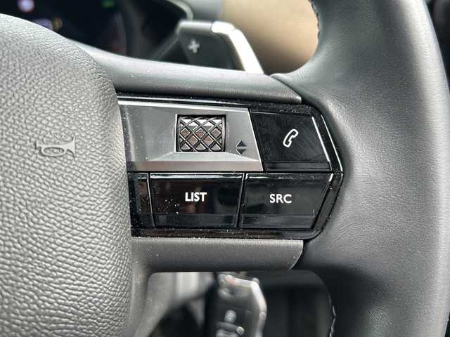 ＤＳオートモビル ＤＳ３ クロスバック ソーシック 岐阜県 2020(令2)年 4.1万km 黒 登録時走行距離４０７４２ｋｍ/純正ディスプレイオーディオ/バックカメラ/ブラインドスポットモニター/レーダークルーズコントロール/レーンキープアシスト/コーナーセンサー前後/ＬＥＤヘッドライト/ハーフレザーシート/プッシュスタート/純正アルミホイール/スマートキー/ETC/フルフラットシート/デイライト/オートライト/置くだけ充電スポット/フロアマット