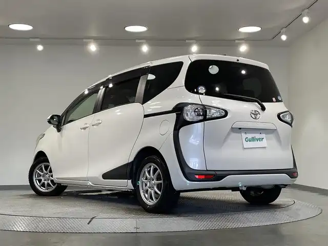 トヨタ シエンタ G 愛知県 2016(平28)年 6.7万km ホワイトパールクリスタルシャイン 純正ナビ/衝突軽減ブレーキ/両側電動スライドドア/ビルトインETC/バックカメラ/ドライブレコーダー/フルセグTV/レーンキープアシスト/オートハイビーム/プッシュスタート/スマートキー/CD/DVD再生/アイドリングストップ/純正フロアマット/社外15インチアルミホイール/電動格納ミラー/ヘッドライトレベライザー