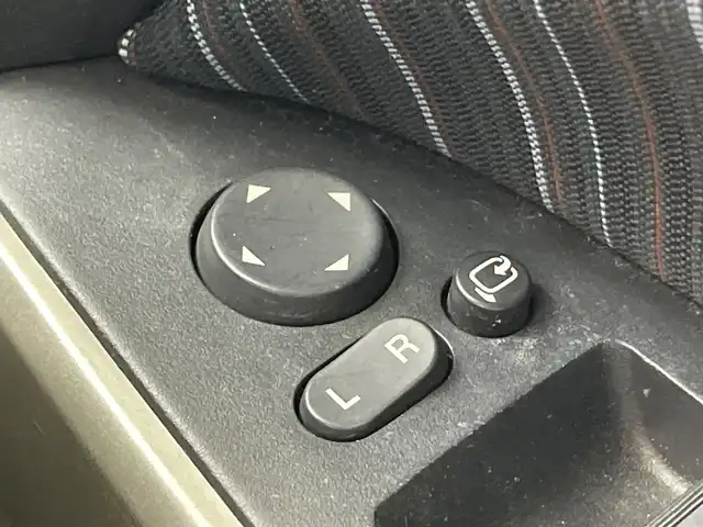 マツダ デミオ 13C－V HIDエディション 群馬県 2011(平23)年 4.2万km ラディアントエボニーマイカ 純正７インチナビ　ワンセグＴＶ　社外１４インチアルミホイール　純正フロアマット　シートカバー　オートエアコン　ＨＩＤヘッドライト　フォグランプ　リモコンキー　電動格納ミラー　ビルトインＥＴＣ　禁煙車