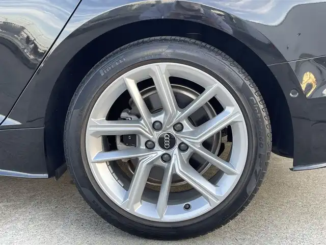 アウディ Ａ５ SB 35TDI Sライン 東京都 2022(令4)年 3.4万km ミトスブラックメタリック 純正ナビ／ＴＶ/３６０°カメラ　/衝突軽減　/ＡＣＣ　/ＢＳＭ　/レーンキープ　/ハーフレザー　/シートヒーター　/ワイヤレス充電　/ＥＴＣ　/ＬＥＤヘッドライト　/パワートランク /スマートキー２本
