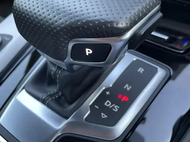アウディ Ａ５ SB 35TDI Sライン 東京都 2022(令4)年 3.4万km ミトスブラックメタリック 純正ナビ／ＴＶ/３６０°カメラ　/衝突軽減　/ＡＣＣ　/ＢＳＭ　/レーンキープ　/ハーフレザー　/シートヒーター　/ワイヤレス充電　/ＥＴＣ　/ＬＥＤヘッドライト　/パワートランク /スマートキー２本