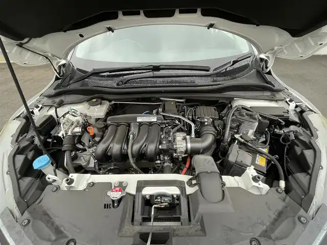 ホンダ ヴェゼル ハイブリッド Z 群馬県 2014(平26)年 7.6万km ホワイトオーキッドパール 純正SDナビ/　　ワンセグ/Bluetooth/    CD/DVD/ipod/SD/AUX/シティブレーキアクティブシステム/クルーズコントロール/バックモニター/ルーフレール/ハーフレザーシート/前席シートヒーター/オートLEDヘッドライト/フォグランプ/本革巻きステアリング/電動パーキングブレーキ/オートブレーキホールド/純正フロアマット/スマートキー2本/前方ドライブレコーダー/ETC