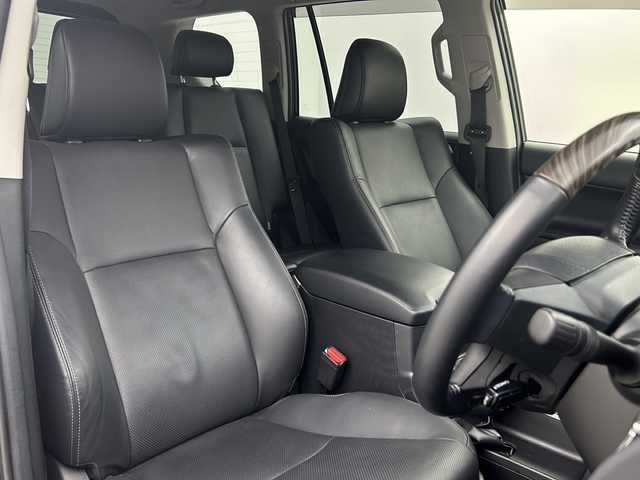 トヨタ ランドクルーザー プラド TX Lパッケージ 大阪府 2023(令5)年 3.6万km ブラック ワンオーナー/純正ナビ/・フルセグTV/・Bluetooth/サンルーフ/3列シート(7人乗り)/黒レザーシート/前席シートヒーター/前席シートベンチレーション/トヨタセーフティセンス/プリクラッシュセーフティ/レーンディパーチャーアラート/オートマチックハイビーム/レーダークルーズコントロール/バックカメラ/保証書/取扱説明書/点検記録簿