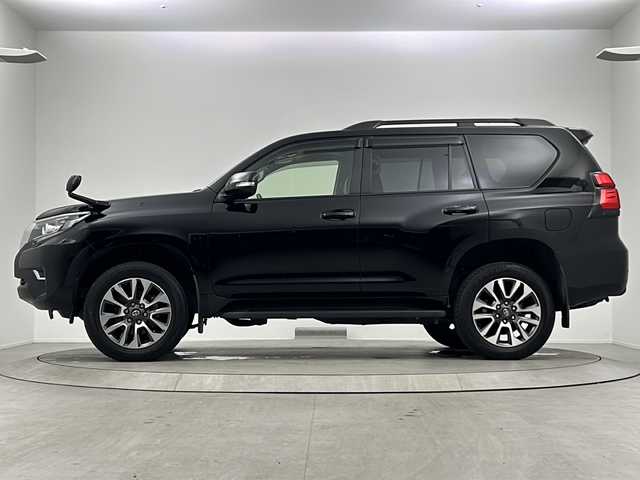 トヨタ ランドクルーザー プラド TX Lパッケージ 大阪府 2023(令5)年 3.6万km ブラック ワンオーナー/純正ナビ/・フルセグTV/・Bluetooth/サンルーフ/3列シート(7人乗り)/黒レザーシート/前席シートヒーター/前席シートベンチレーション/トヨタセーフティセンス/プリクラッシュセーフティ/レーンディパーチャーアラート/オートマチックハイビーム/レーダークルーズコントロール/バックカメラ/保証書/取扱説明書/点検記録簿