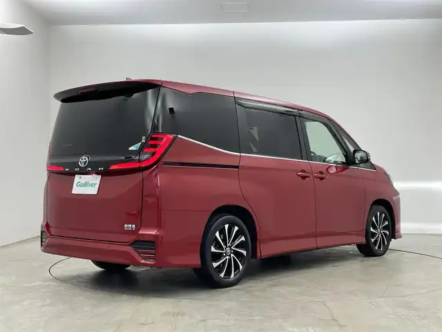 トヨタ ノア ハイブリッド S－Z 埼玉県 2023(令5)年 4.3万km レッドマイカメタリック 純正１０．５インチディスプレイオーデオ　フリップダウンモニター　ユニバーサルステップ　バックカメラ　ＤＶＤ再生　ビルトインＥＴＣ２．０　前後ドラレコ　レーダークルーズ　シートヒーター　ＡＣ１００Ｖ