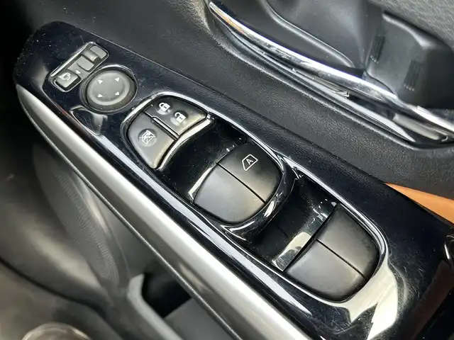 日産 キックス X ツートーンインテリアED 群馬県 2020(令2)年 6.7万km プレミアムホライズンオレンジ/ピュアブラック 2トーン 純正9型ナビ(MM320D-L)/CD・DVD・BT・フルセグ/アラウンドビューモニター/インテリジェントルームミラー/前後ドライブレコーダー/ビルトインETC/前席シートヒーター/ステアリングヒーター/追従式クルーズコントロール/横滑り防止装置/レーンキープアシスト/衝突軽減ブレーキ/アイドリングストップ/純正アルミホイール/LEDヘッドライト