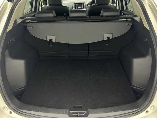 マツダ ＣＸ－５ XD Lパッケージ 大阪府 2015(平27)年 2.8万km クリスタルホワイトパールマイカ 純正SDナビ/【BT/フルセグテレビ/USB/AUX/DVD]/BOSEスピーカー/バックカメラ/ＥＴＣ/ブラインドスポットモニター/衝突被害軽減システム/コーナーセンサー　後ろ/レーンキープアシスト/クルーズコントロール/アイドリングストップ/オートライト/パワーシート　D+N席/シートヒーター　D+N席/純正19インチアルミホイール/純正フロアマット/スペアキー