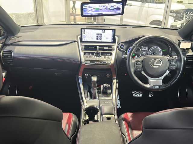 レクサス ＮＸ 300h Fスポーツ 静岡県 2018(平30)年 6.9万km グラファイトブラックガラスフレーク 純正ナビ/・AM/FM/・CD/DVD/・サウンドライブラリ/・SD/・USB/・Bluetooth/・Miracast/・AUX/・フルセグTV/主要装備/・サンルーフ/・ルーフレール/・全方位カメラ/・ブラインドスポットモニター/・３眼ＬＥＤヘッドライト/・ワイヤレス充電/・純正１８インチアルミ/・レーダー探知機/・レーダークルーズコントロール/・ドライブレコーダー/・ヘッドアップディスプレイ/・プリクラッシュセーフティ/・運転席+助手席シートヒーター/・運転席+助手席ベンチレーション/・パワーバックドア/・オートハイビーム/・ステアリングヒーター