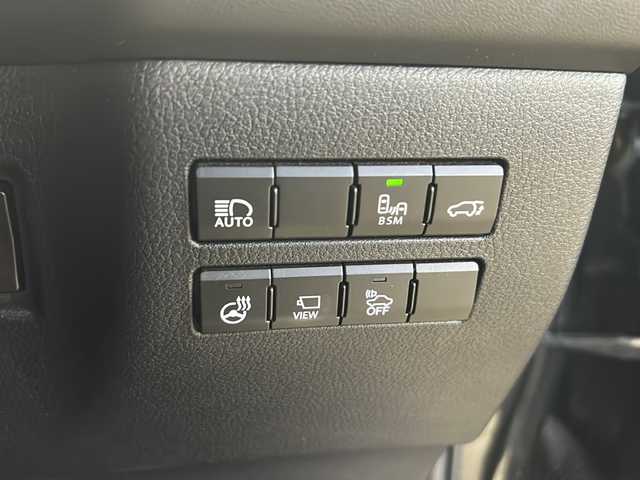 レクサス ＮＸ 300h Fスポーツ 静岡県 2018(平30)年 6.9万km グラファイトブラックガラスフレーク 純正ナビ/・AM/FM/・CD/DVD/・サウンドライブラリ/・SD/・USB/・Bluetooth/・Miracast/・AUX/・フルセグTV/主要装備/・サンルーフ/・ルーフレール/・全方位カメラ/・ブラインドスポットモニター/・３眼ＬＥＤヘッドライト/・ワイヤレス充電/・純正１８インチアルミ/・レーダー探知機/・レーダークルーズコントロール/・ドライブレコーダー/・ヘッドアップディスプレイ/・プリクラッシュセーフティ/・運転席+助手席シートヒーター/・運転席+助手席ベンチレーション/・パワーバックドア/・オートハイビーム/・ステアリングヒーター