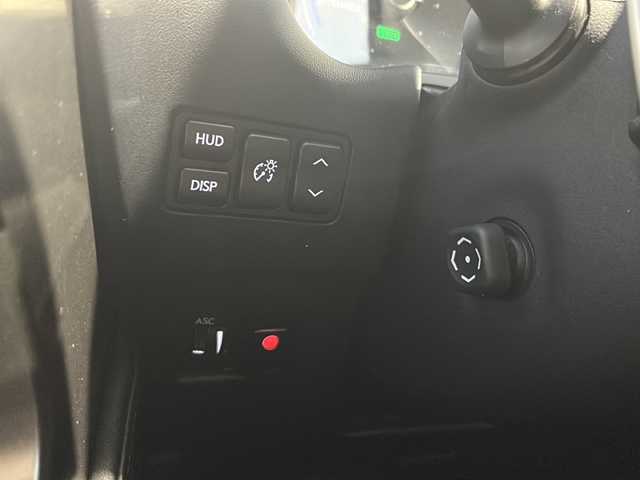 レクサス ＮＸ 300h Fスポーツ 静岡県 2018(平30)年 6.9万km グラファイトブラックガラスフレーク 純正ナビ/・AM/FM/・CD/DVD/・サウンドライブラリ/・SD/・USB/・Bluetooth/・Miracast/・AUX/・フルセグTV/主要装備/・サンルーフ/・ルーフレール/・全方位カメラ/・ブラインドスポットモニター/・３眼ＬＥＤヘッドライト/・ワイヤレス充電/・純正１８インチアルミ/・レーダー探知機/・レーダークルーズコントロール/・ドライブレコーダー/・ヘッドアップディスプレイ/・プリクラッシュセーフティ/・運転席+助手席シートヒーター/・運転席+助手席ベンチレーション/・パワーバックドア/・オートハイビーム/・ステアリングヒーター