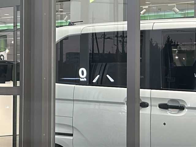 レクサス ＮＸ 300h Fスポーツ 静岡県 2018(平30)年 6.9万km グラファイトブラックガラスフレーク 純正ナビ/・AM/FM/・CD/DVD/・サウンドライブラリ/・SD/・USB/・Bluetooth/・Miracast/・AUX/・フルセグTV/主要装備/・サンルーフ/・ルーフレール/・全方位カメラ/・ブラインドスポットモニター/・３眼ＬＥＤヘッドライト/・ワイヤレス充電/・純正１８インチアルミ/・レーダー探知機/・レーダークルーズコントロール/・ドライブレコーダー/・ヘッドアップディスプレイ/・プリクラッシュセーフティ/・運転席+助手席シートヒーター/・運転席+助手席ベンチレーション/・パワーバックドア/・オートハイビーム/・ステアリングヒーター