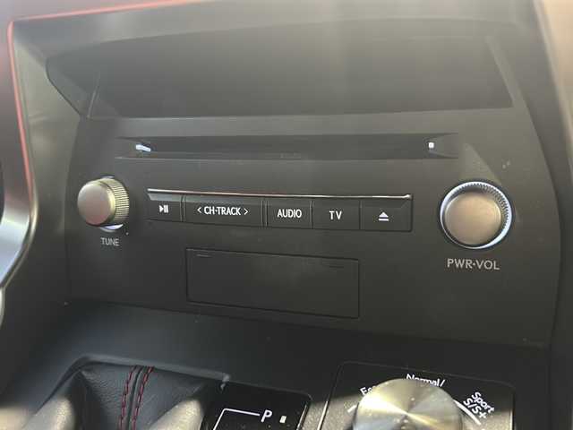 レクサス ＮＸ 300h Fスポーツ 静岡県 2018(平30)年 6.9万km グラファイトブラックガラスフレーク 純正ナビ/・AM/FM/・CD/DVD/・サウンドライブラリ/・SD/・USB/・Bluetooth/・Miracast/・AUX/・フルセグTV/主要装備/・サンルーフ/・ルーフレール/・全方位カメラ/・ブラインドスポットモニター/・３眼ＬＥＤヘッドライト/・ワイヤレス充電/・純正１８インチアルミ/・レーダー探知機/・レーダークルーズコントロール/・ドライブレコーダー/・ヘッドアップディスプレイ/・プリクラッシュセーフティ/・運転席+助手席シートヒーター/・運転席+助手席ベンチレーション/・パワーバックドア/・オートハイビーム/・ステアリングヒーター